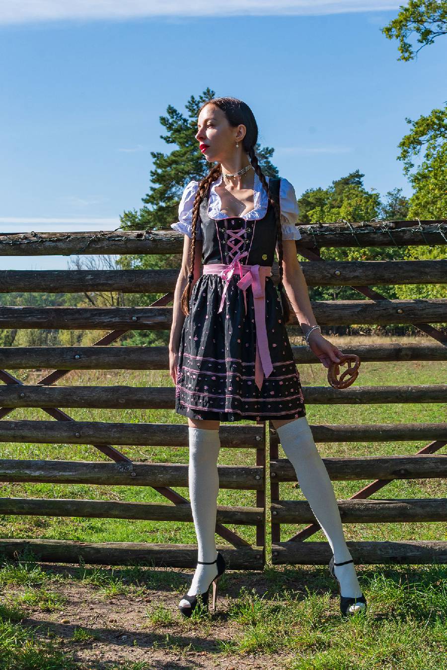 dirndl-outdoor-glam-simi_002.jpg