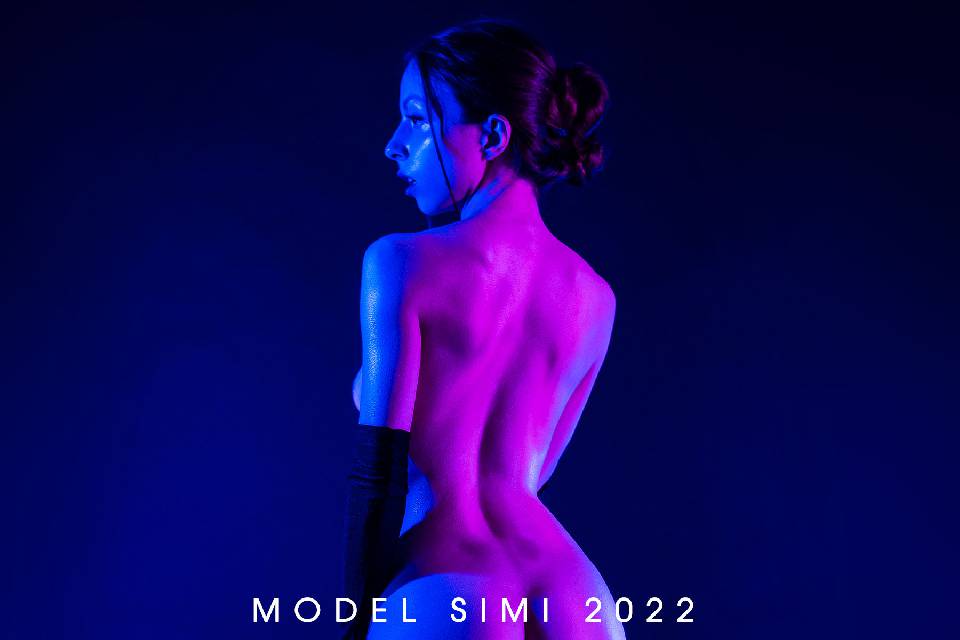 Model Simi Lingerie Kalender 2022